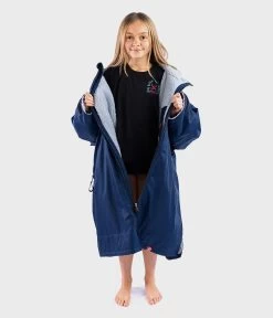 Dryrobe Advance Kids Long Sleeve NAVY GREY - RECYCLED 7 Dryrobe Advance Kids Long Sleeve NAVY GREY - RECYCLED -Sports Outdoor Store LS Navy 4 2024x2024 c048114a 2f8c 4346 bf21 89cf7a0dadb2
