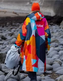 Dryrobe Advance Long Sleeve Abstract Limited EdItion -Sports Outdoor Store Screenshot2025 03 15at16.36.01