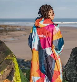 Dryrobe Advance Long Sleeve Abstract Limited EdItion -Sports Outdoor Store Screenshot2025 03 15at16 35 46