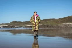 Dryrobe Advance Long Sleeve Camouflage Pink - RECYCLED 13 Dryrobe Advance Long Sleeve Camouflage Pink - RECYCLED -Sports Outdoor Store camo pink lifestyle 2 2024x2024 8263b465 acc1 4dcc a927 8683eb776ffc