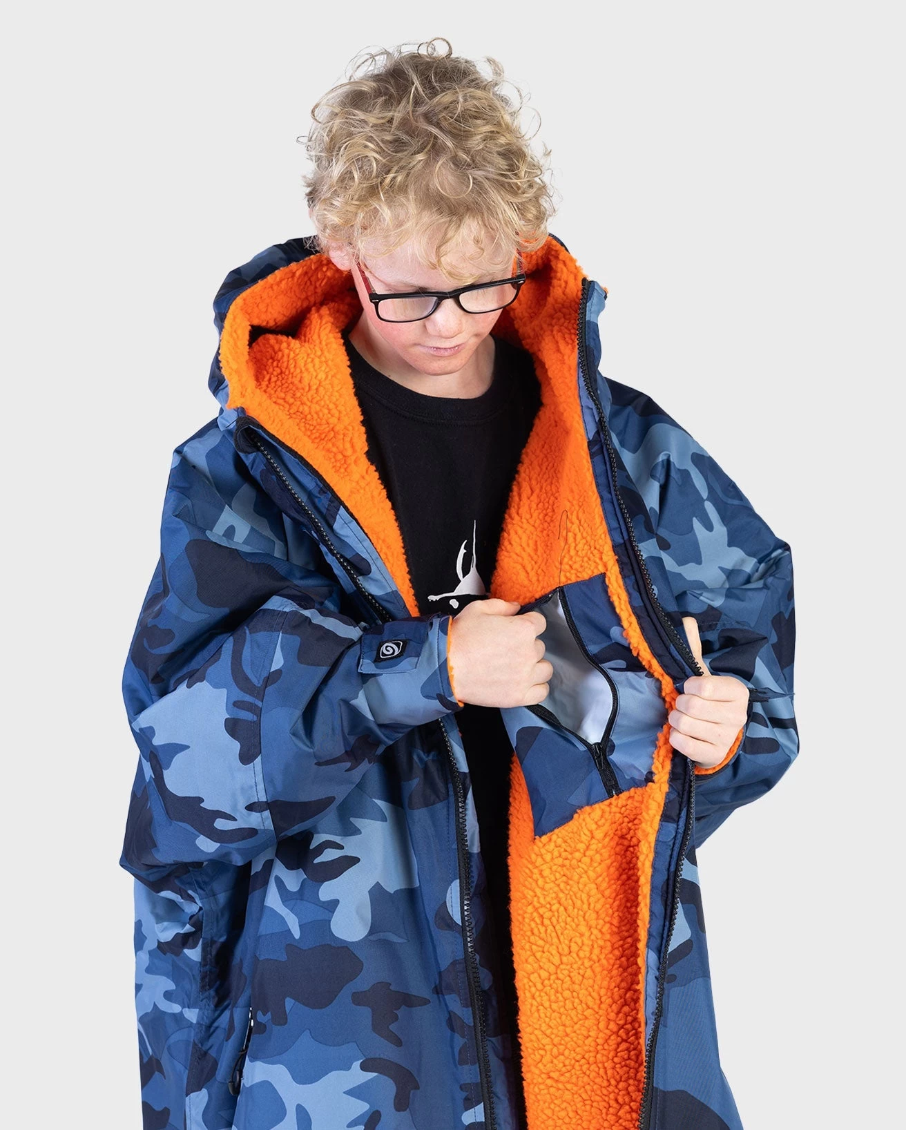 Dryrobe Advance Kids Long Sleeve Blue Camo / Orange 5 Dryrobe Advance Kids Long Sleeve Blue Camo / Orange - Image 5